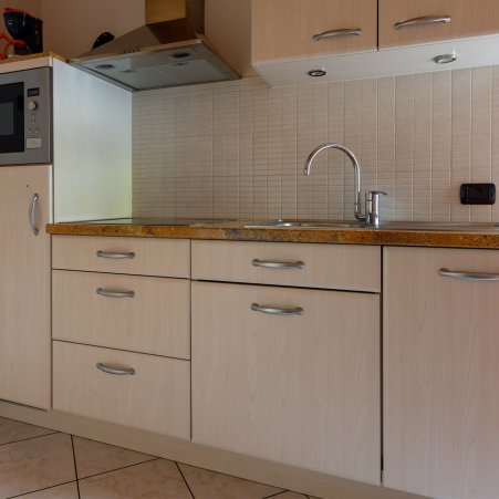 Angolo cottura attrezzato e con vetroceramica